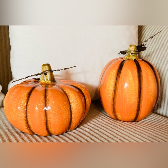 Ceramic Pumpkins. Set of 2. - Picture 4 of 6